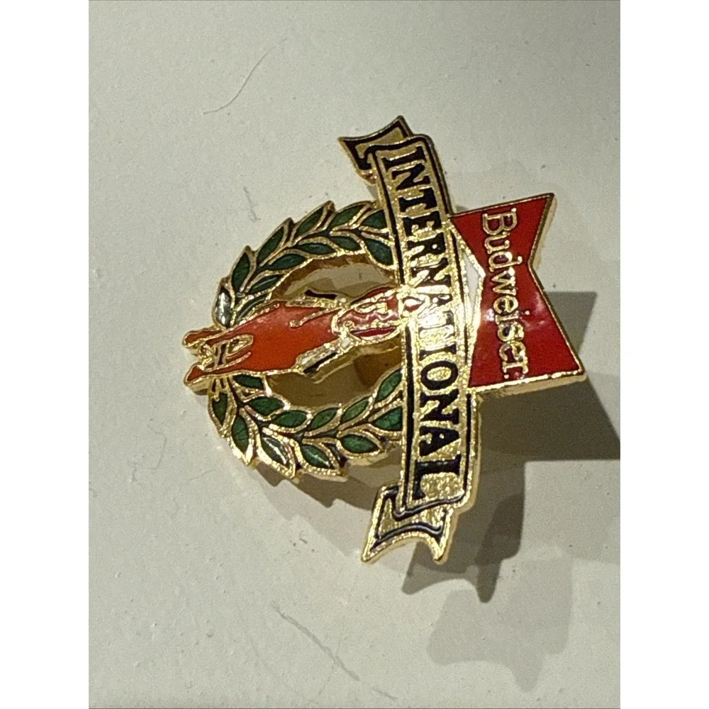 vintage Budweiser International lapel pin 1990s Collectable Racing Horse Pimlico
